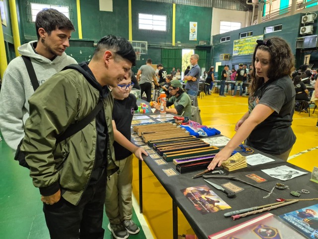 Exitoso encuentro de coleccionismo en Mariano Moreno